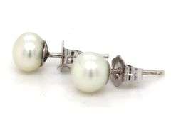 925 Sterling silver fresh water pearl stud earrings