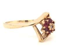 10kt Yellow gold flower style ruby ring