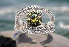 Dazzling 2.5 Ct Golden Amber Green 14 K White Gold Plated Simulated Diamond Ring