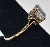 Simple Beautiful 10K Yellow Gold Approx. 3.09CTW Aquamarine Gemstone Ring with Diamond Accents