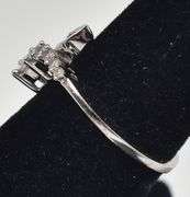 Beautiful 14K White Gold Bypass Approx. 0.33CTW Diamond Band Ring