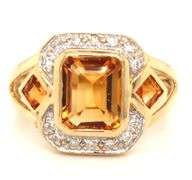18kt Yellow gold emerald and princess cut citrine bezel set and diamond accent ring