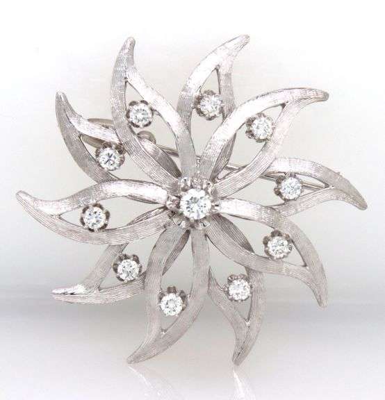 Vintage 14kt White gold 1.25ctw diamond star brooch