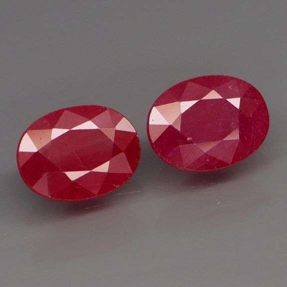 Stunning oval cut 3.17ct pair of blood red Rubies
