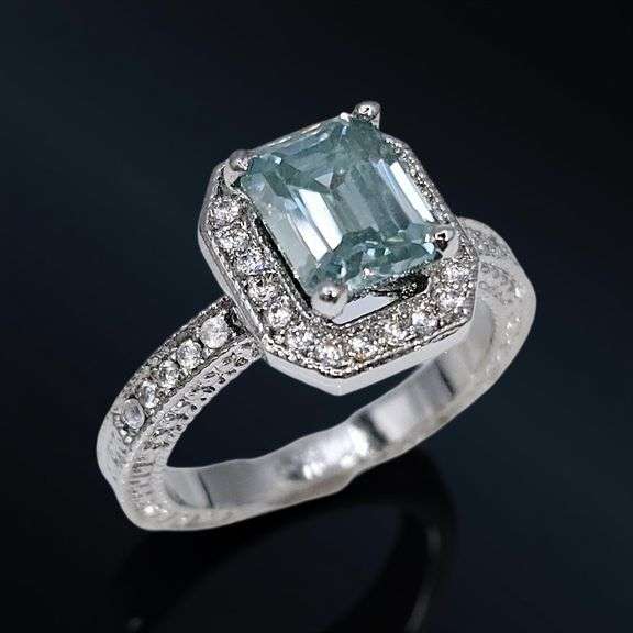 Amazing 3.25 Ct Rusian Color Change Lab Simulated Alexandrite Ring