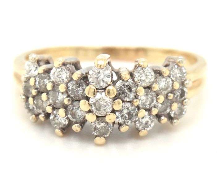 14kt Yellow gold diamond cluster ring