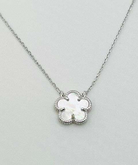 925 Sterling Silver Five Clover MOP Pendent Necklace