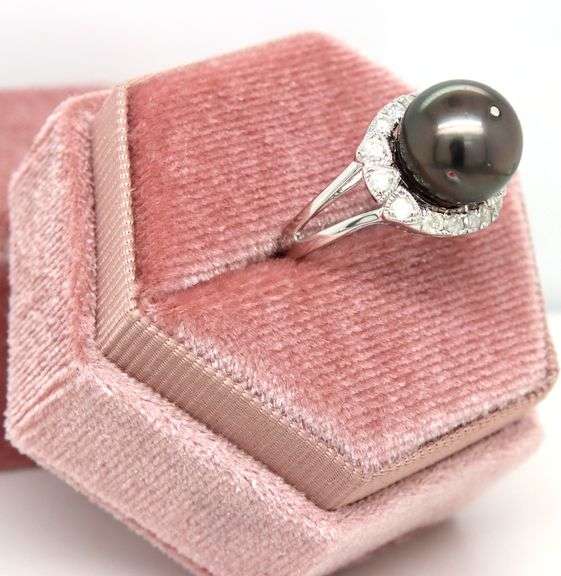 Captivating Genuine Tahitian South Sea Pearl and 0.51CTW Diamond Ring in Sterling Silver