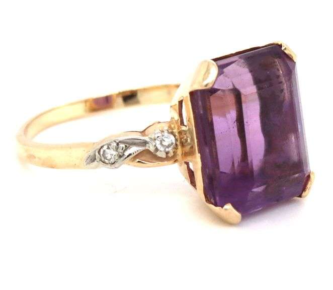 Tasteful Estate 14K YG Amethyst Ring