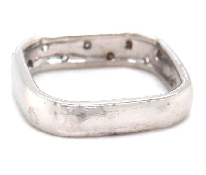 14kt White gold square diamond scatter band