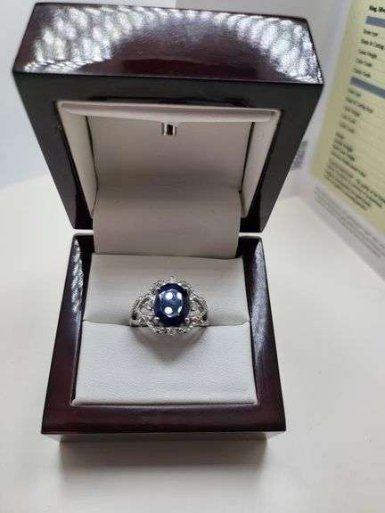 Very fine Natural Sapphire 3.48 ctw with diamond accent set in silver ring, EGL certified