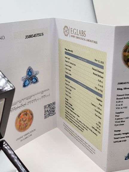 Very fine Natural Sapphire 1.92 ctw with diamond accent set in silver ring, EGL certified