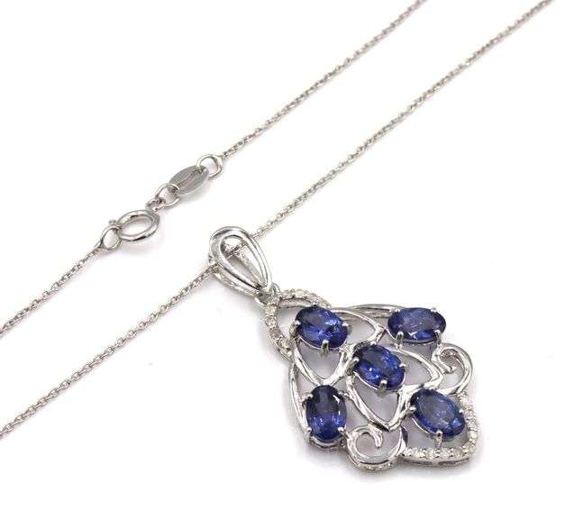 Charming 2.91CTW Oval Faceted Tanzanite and 0.15CTW Round faceted  Diamond Pendant Necklace