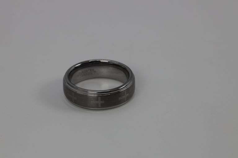 7mm Tungsten Carbide Wedding Band w/Laser Engraved Crosses Size 7