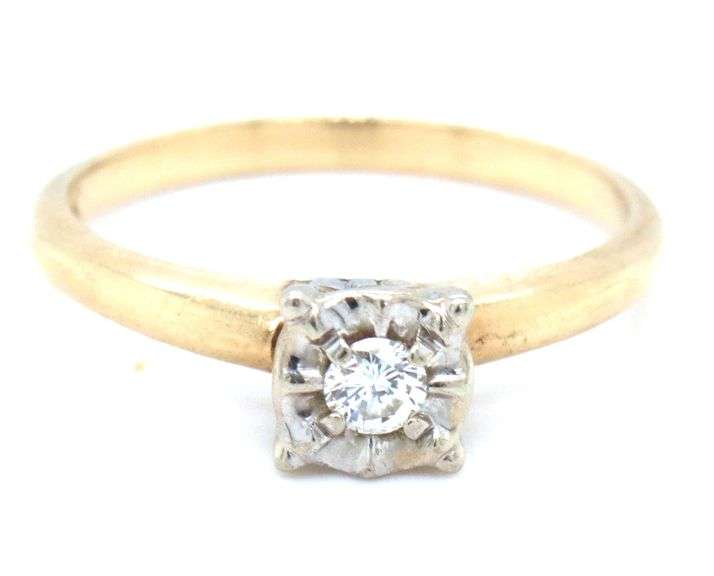14kt Yellow gold diamond ring