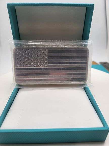 Flag Design SilverTowne 10 Ounce Silver Bar