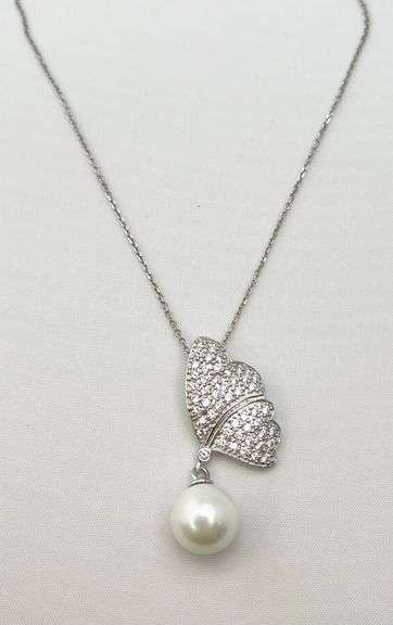 925 Sterling Silver Butterfly Wing Pendant With Drop Pearl And Chain Necklace