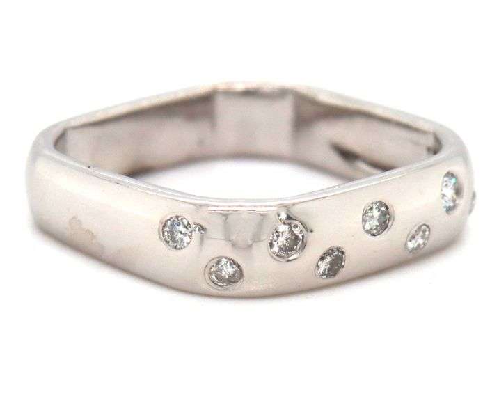 14kt White gold square diamond scatter band