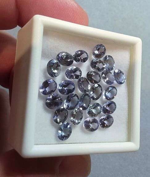 Substantial 10ct 25pc 5x4mm Tanzanite set