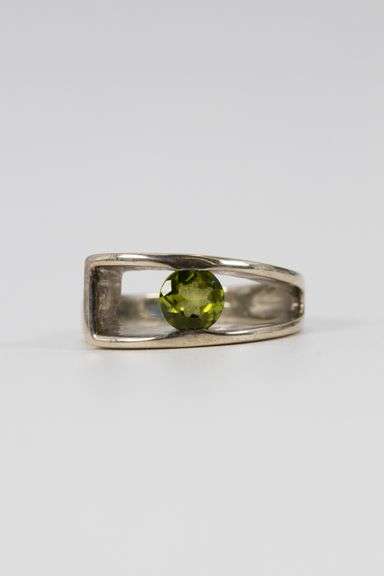 Sterling Silver Natural Peridot Gemstone Ring