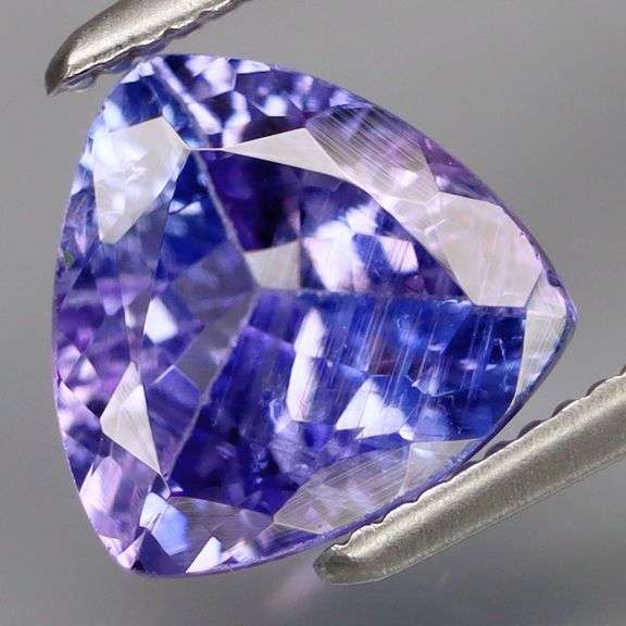 Look at the amazing color in this 1.85ct UNTREATED Tanzanite!