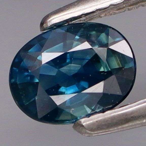 Phenomenal .48ct VS grade Australian Sapphire!