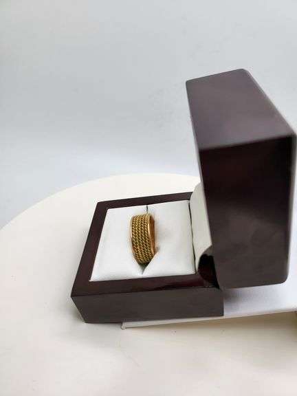 Very fine 18k gold hand made band, 6.0gr, size: 8.5