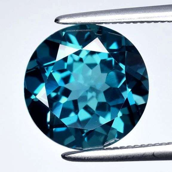 Top London blue! VS grade 3.35ct Brazilian Topaz solitaire!