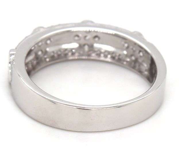 925 Sterling silver flower style white cubic zirconia band