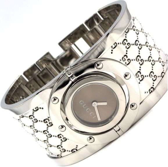 Gucci twirl watch with GG band