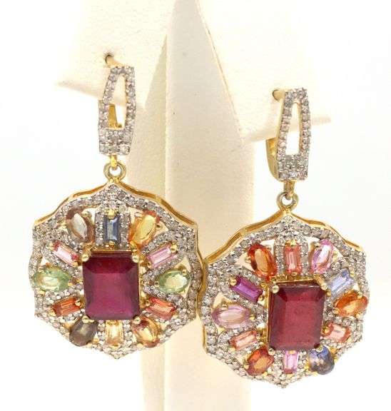 Sparkling 4,00CTW Emerald Cut Ruby, 5.00CTW Multi Color Sapphires and 0.28CTW Diamond Dangle Earring