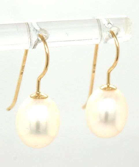 14kt Yellow gold 8mm teardrop pearl earrings