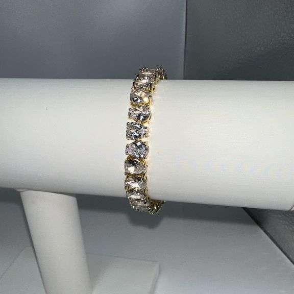 18 Kt Yellow Gold Plated 32.5 Ctw Simulated Diamond Tennis Bracelet