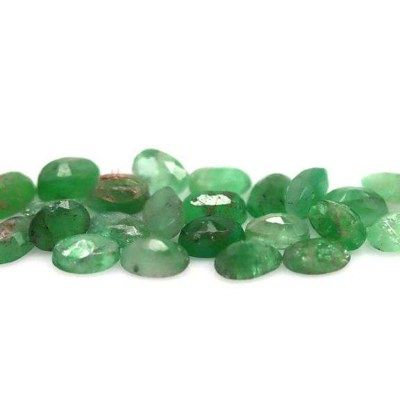 Bright emerald green 5.88ct 19pc Emerald set