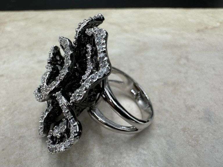 White CZ Vintage Antiqued Filigree Flower Ring Sterling Silver Band Size 8