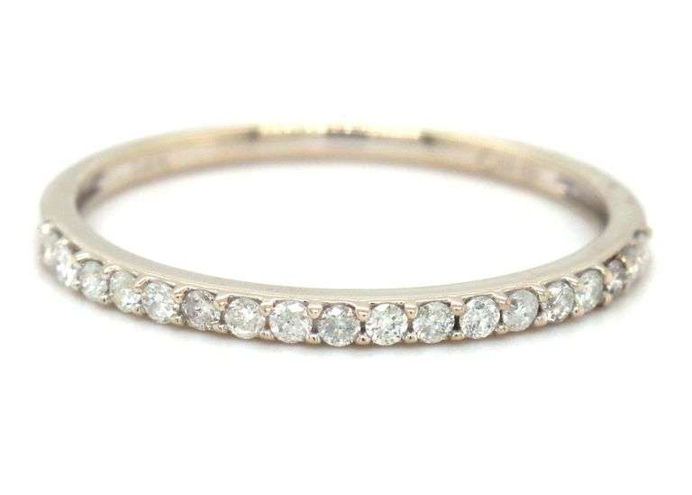 14kt White gold 0.20ctw diamond band