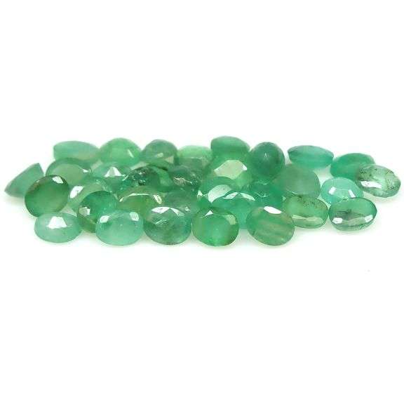 Bright emerald green 10.96ct 34pc Emerald set
