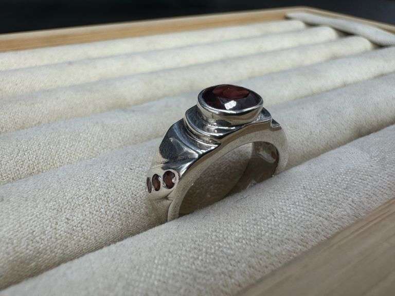Sterling Silver Genuine Natural Garnet Gemstone Ring Size 7