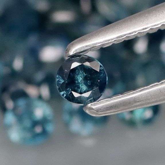 Diamond cut! 3.78ct denim blue Sapphire set