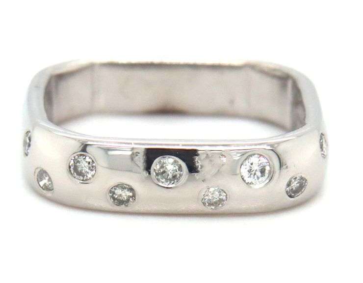 14kt White gold square diamond scatter band
