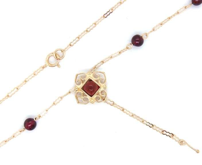 14kt Yellow gold garnet station lariat necklace