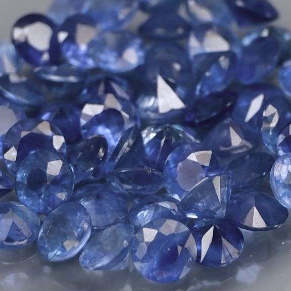 High quality 3.95ct denim blue Sapphire set!