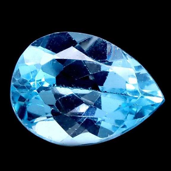 Full sparkle! 7.20ct vivid baby blue Topaz!