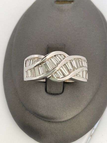 CERTIFIED 14K WHITE GOLD DIAMOND RING