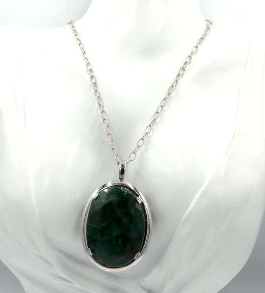 Lovely 153.12CTS Faceted Emerald Pendant Necklace in 925 Sterling Silver
