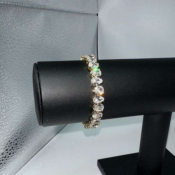 18 Kt Yellow Gold Plated 32.5 Ctw Simulated Diamond Tennis Bracelet