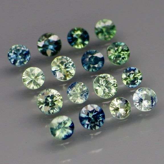 Multi-hue 2.58ct natural blue green Sapphire set
