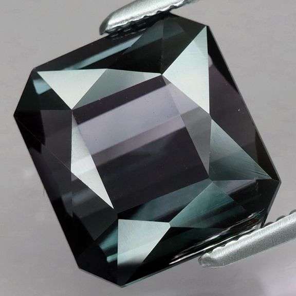 Premium cut! 4.49ct VS grade blue gray Tourmaline!