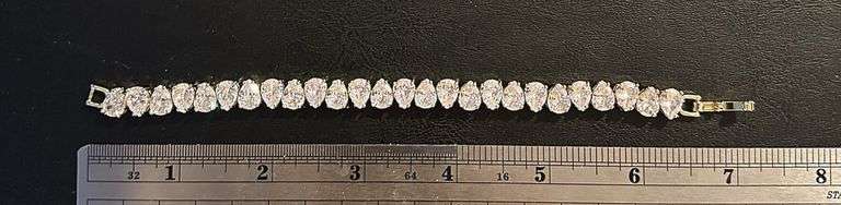 18 Kt Yellow Gold Plated 32.5 Ctw Lab Simulated Diamond Tennis Bracelet