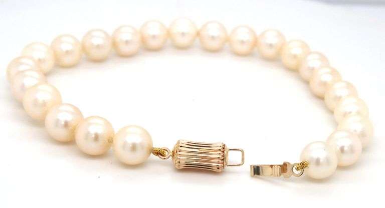 7-7.5mm White fresh water pearl bracelet